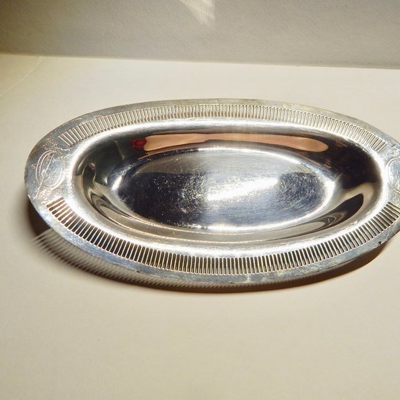 Silver-plate dish bowl with designed edges, about 10x6x1, hallmark, vintage - Picture 2 of 3